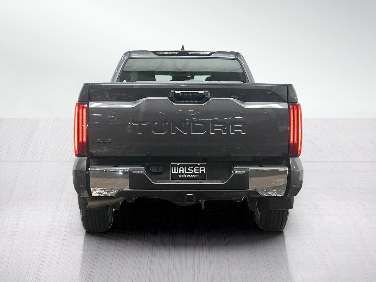 Used 2022 Toyota Tundra SR5 AWD/4WD image 4