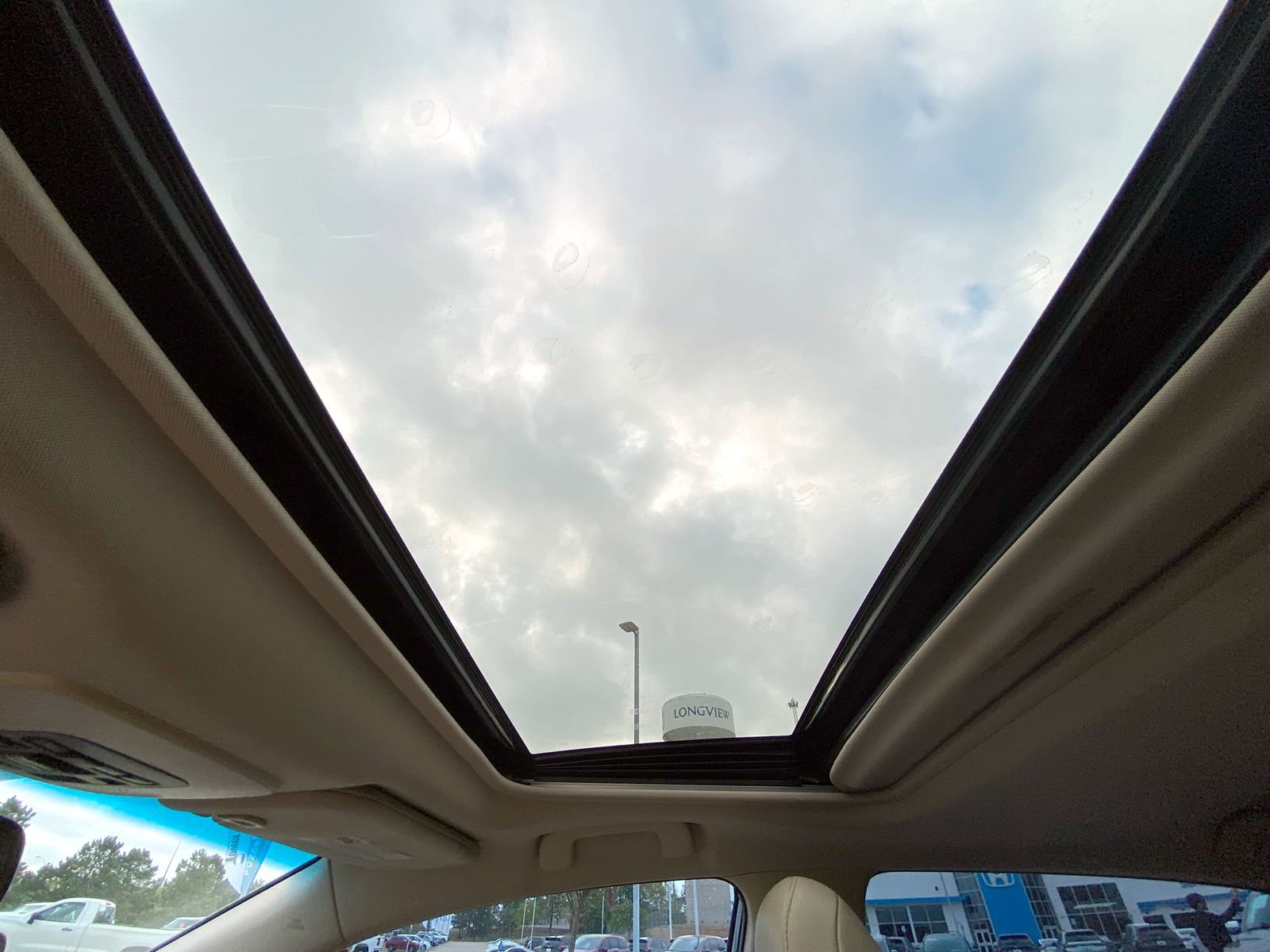 Used 2021 Toyota Avalon XLE w/ Moonroof Package image 23
