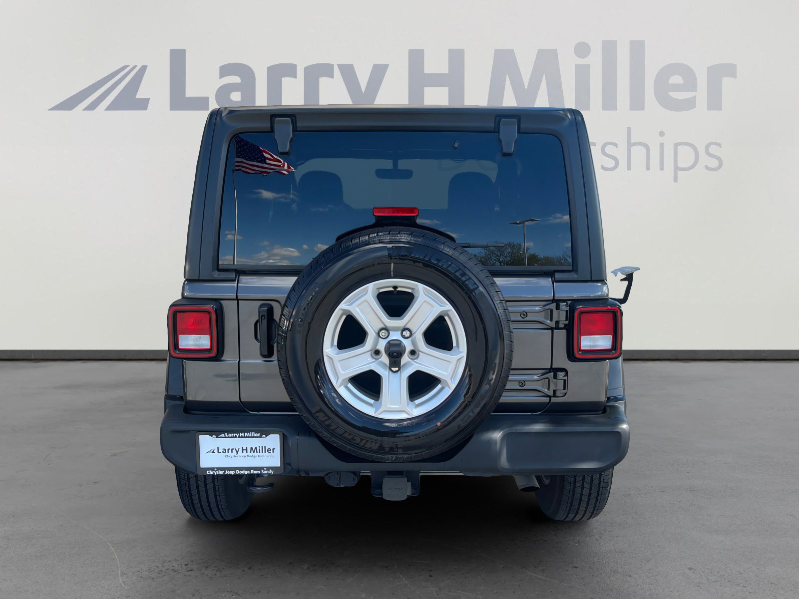 Used 2023 Jeep Wrangler Sport S image 4