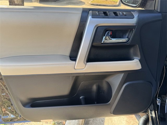 Used 2020 Toyota 4Runner SR5 Premium image 19