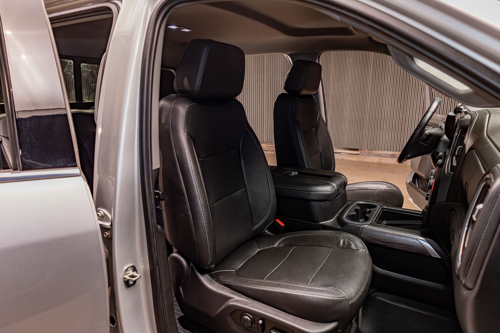 Used 2020 Chevrolet Silverado 2500 LTZ w/ LTZ Premium Package image 26