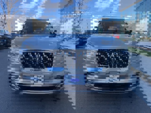 Used 2023 Lincoln Aviator Grand Touring w/ Equipment Group 301A image 2