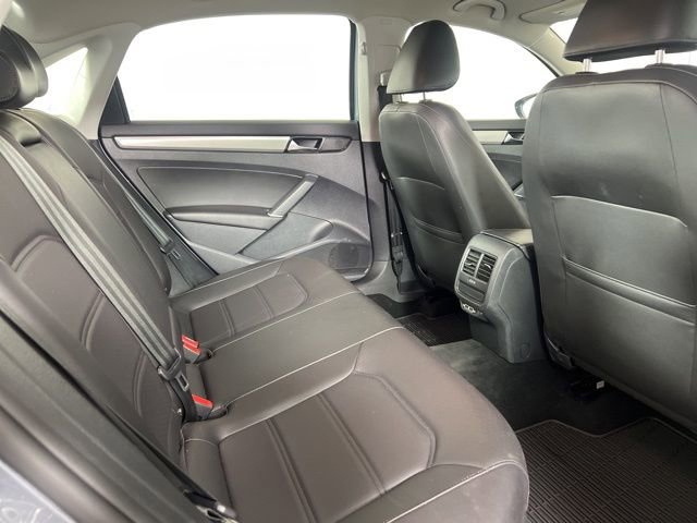 Used 2020 Volkswagen Passat 2.0T SE image 14