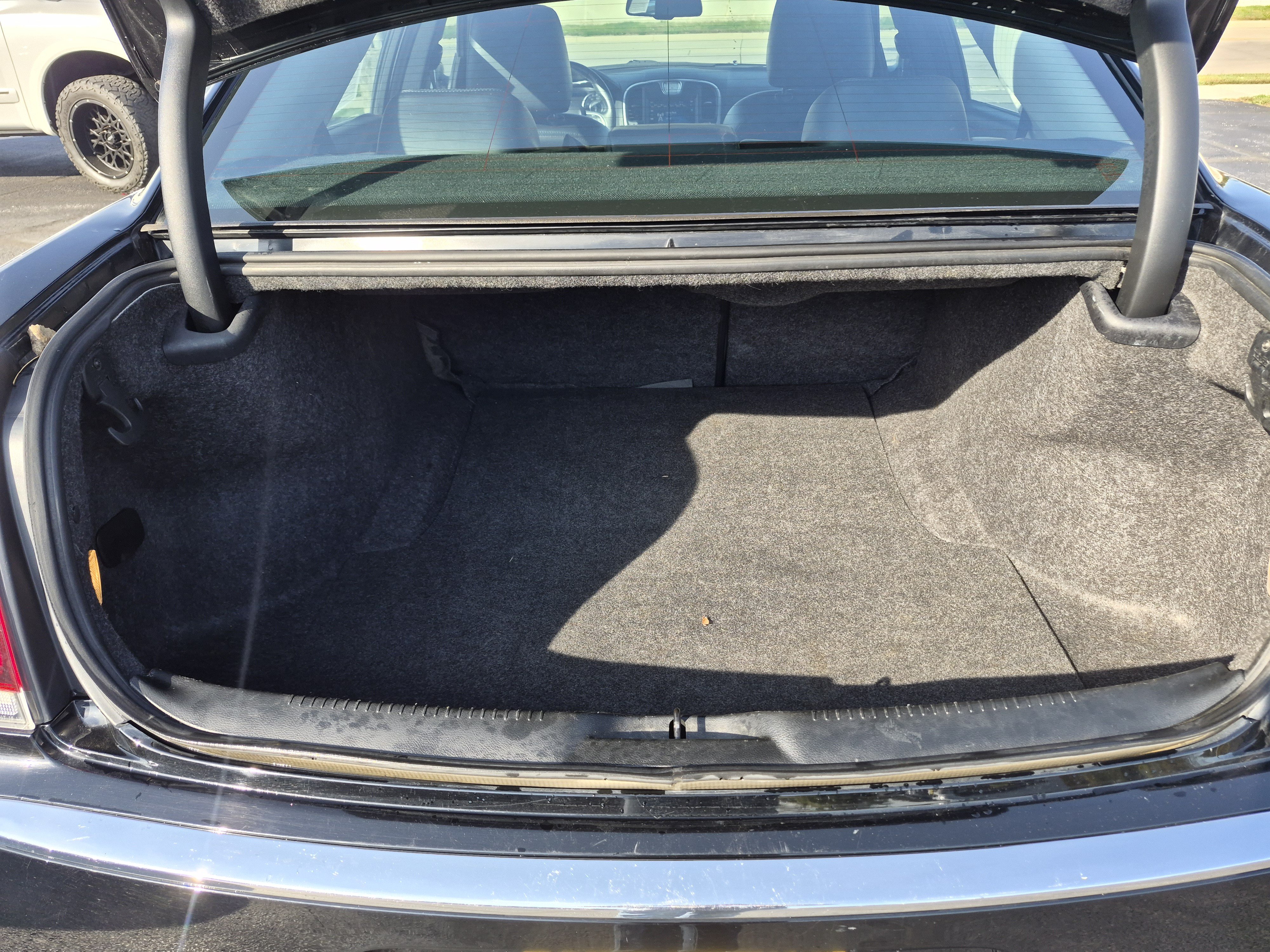 Used 2017 Chrysler 300 Limited AWD/4WD image 11