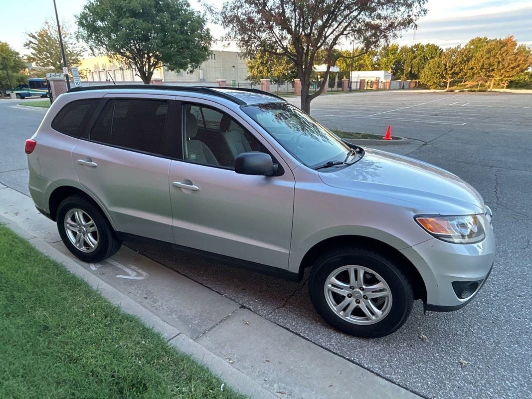 Used 2012 Hyundai Santa Fe GLS image 4