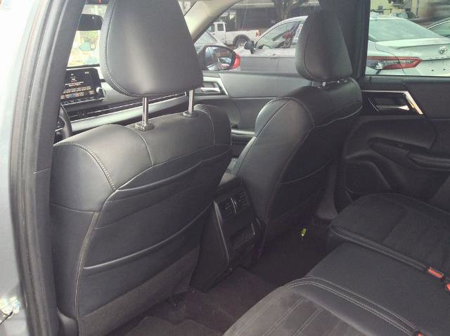 Used 2023 Mitsubishi Outlander SE image 20