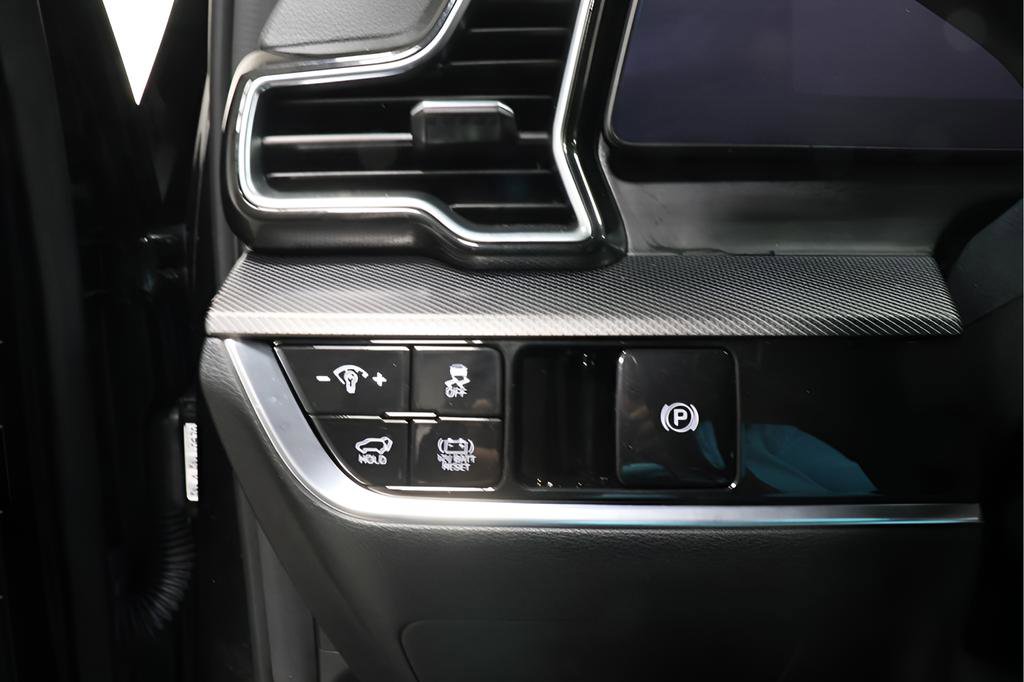 Used 2025 Kia Sportage SX Prestige image 18