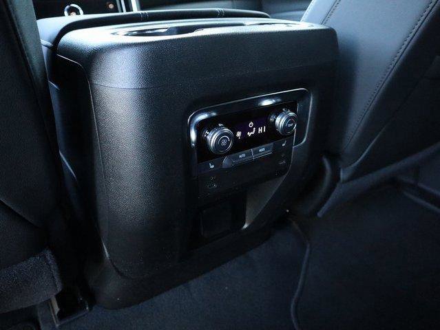 New 2025 GMC Yukon Elevation image 18