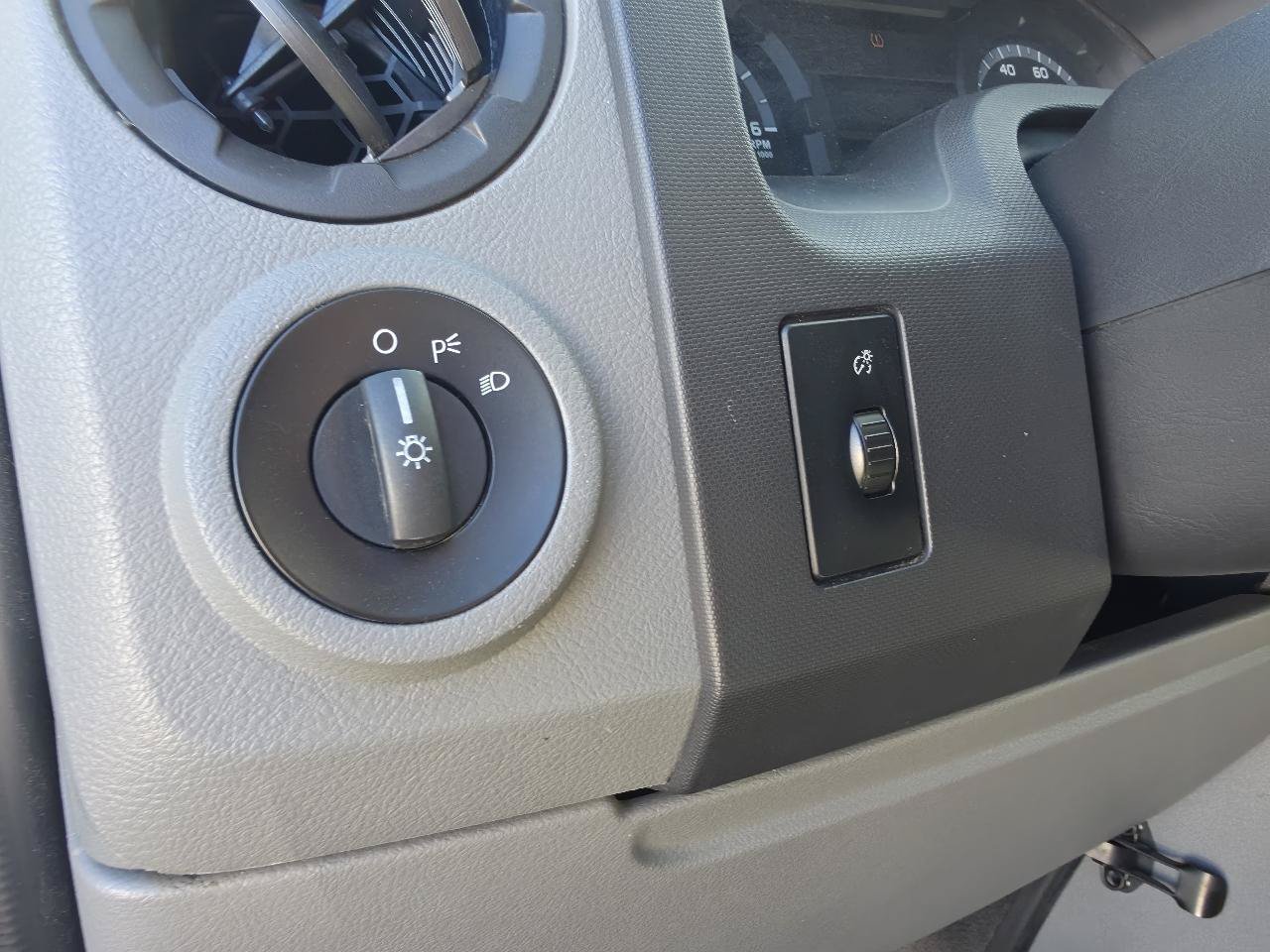 Used 2012 Ford E-250 and Econoline 250 w/ PWR Group RWD image 22