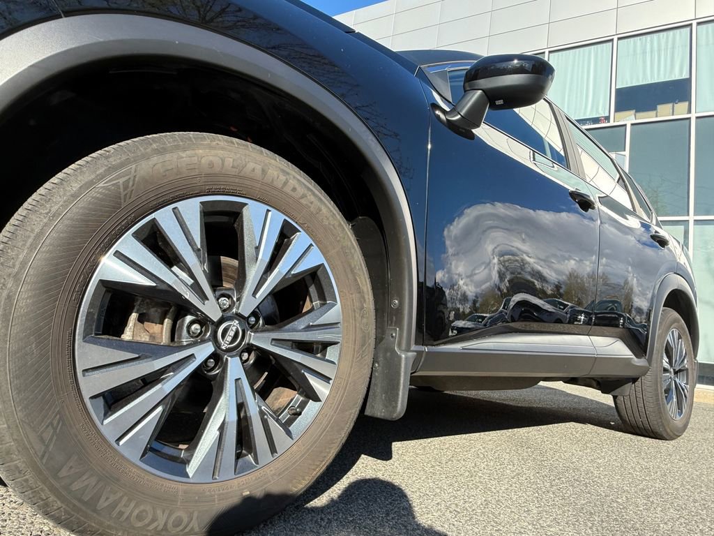 Used 2023 Nissan Rogue SV AWD/4WD image 9