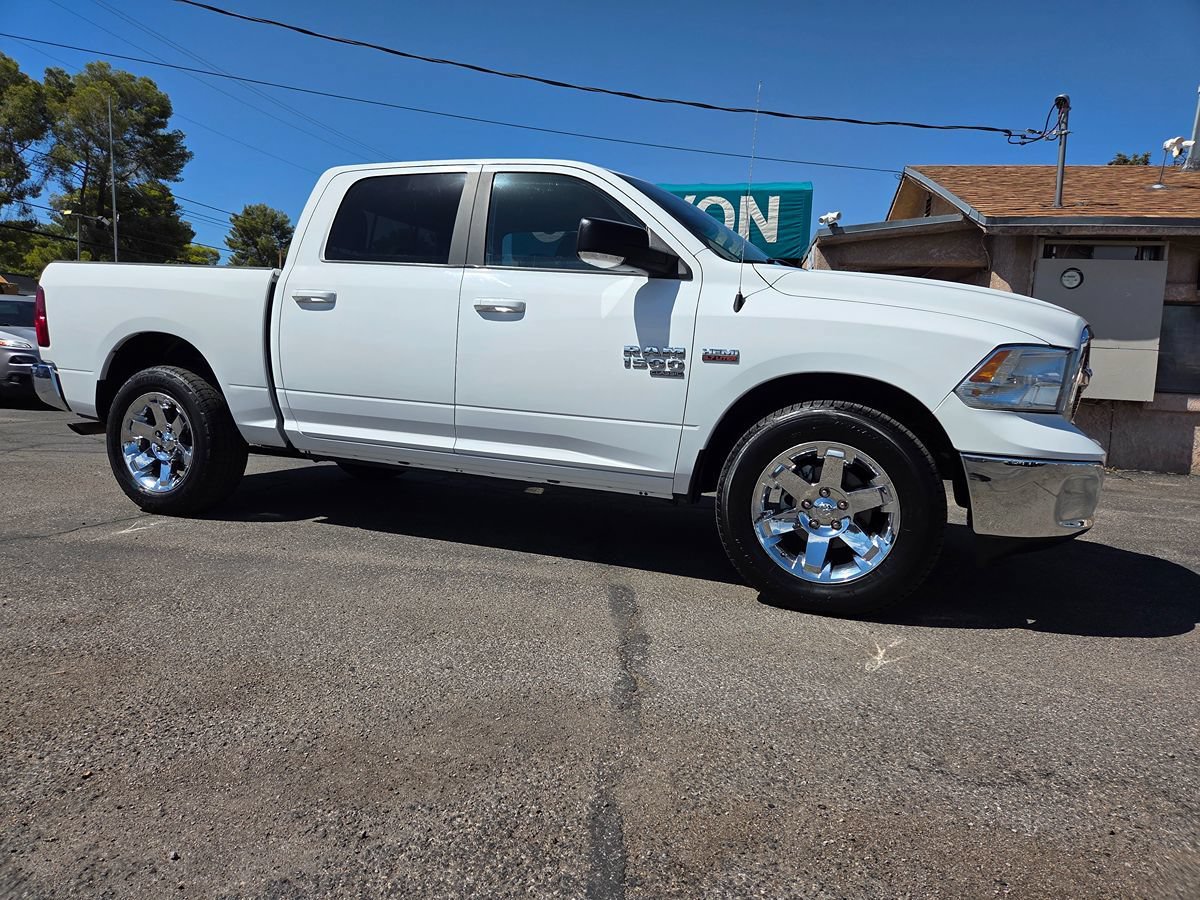 Used 2020 RAM 1500 Classic SLT w/ Luxury Group AWD/4WD image 5