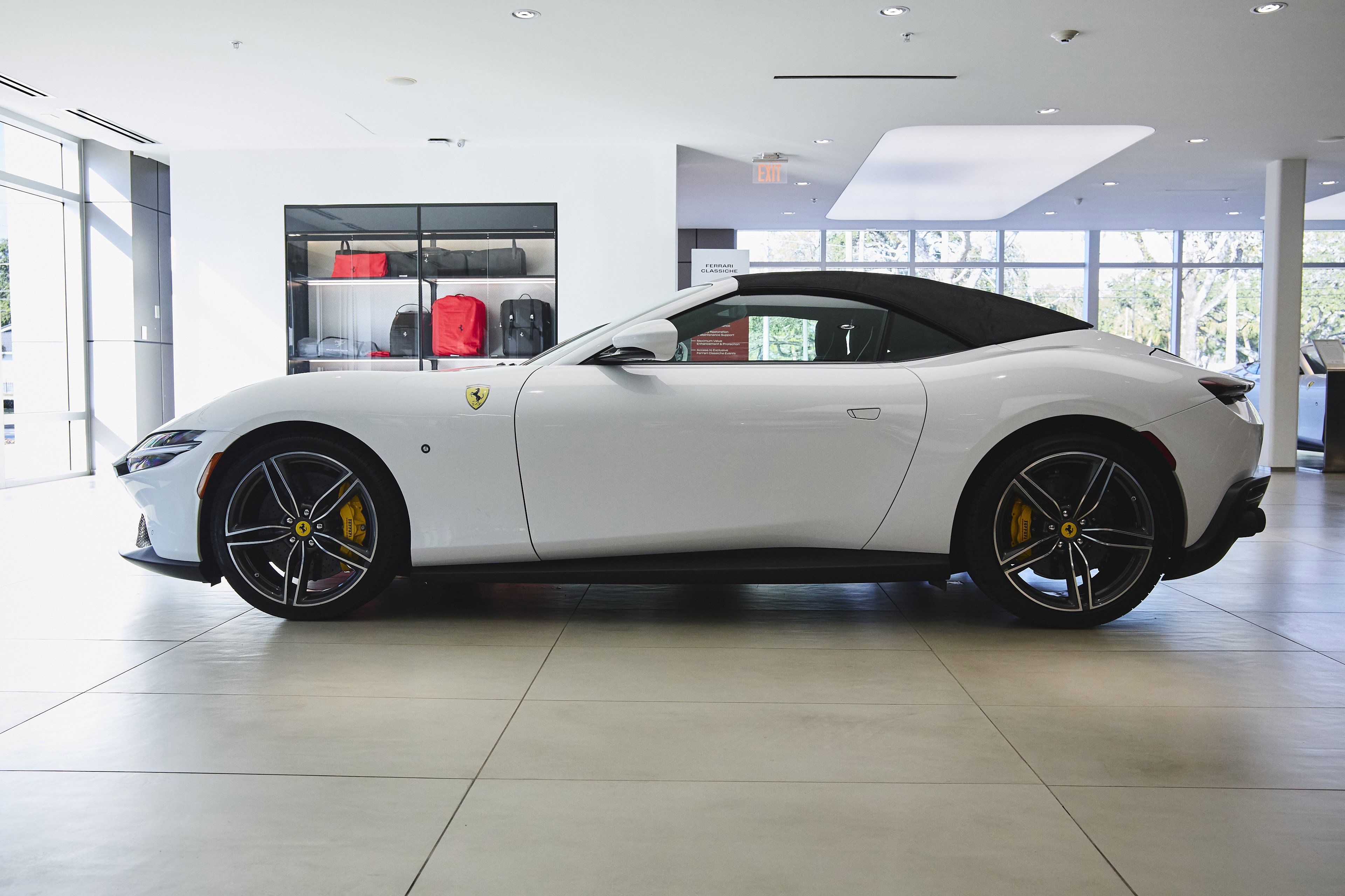 Used 2024 Ferrari Roma Spider image 54