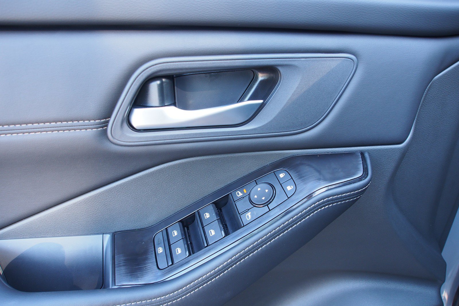 New 2026 Nissan Rogue Dark Armor FWD image 19