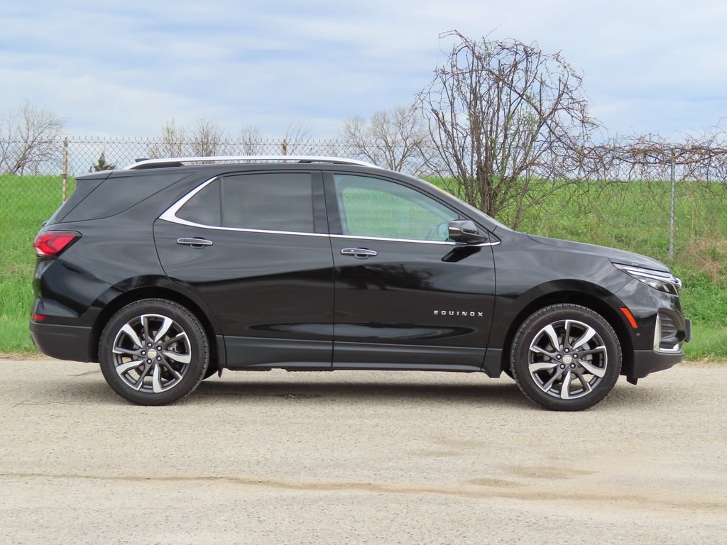 Used 2023 Chevrolet Equinox Premier AWD/4WD image 2
