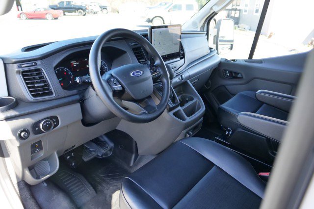 Used 2025 Ford Transit 250 148 Medium Roof Extended AWD image 2