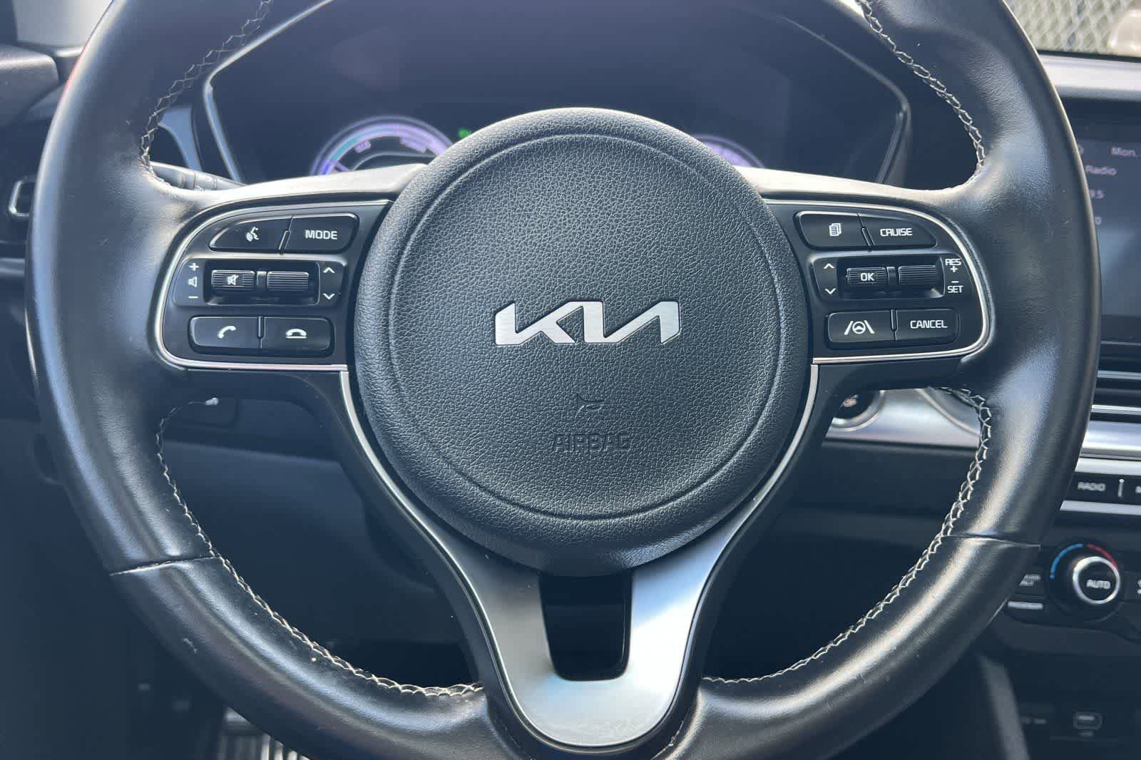 Used 2022 Kia Niro LXS FWD image 27