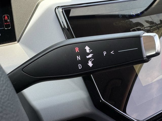 New 2027 Chevrolet Bolt LT w/ Comfort Package FWD image 17