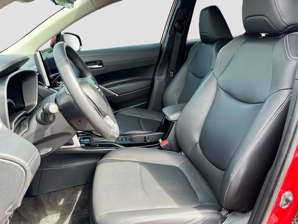 Used 2024 Toyota Corolla Cross XLE w/ Convenience Package FWD image 21