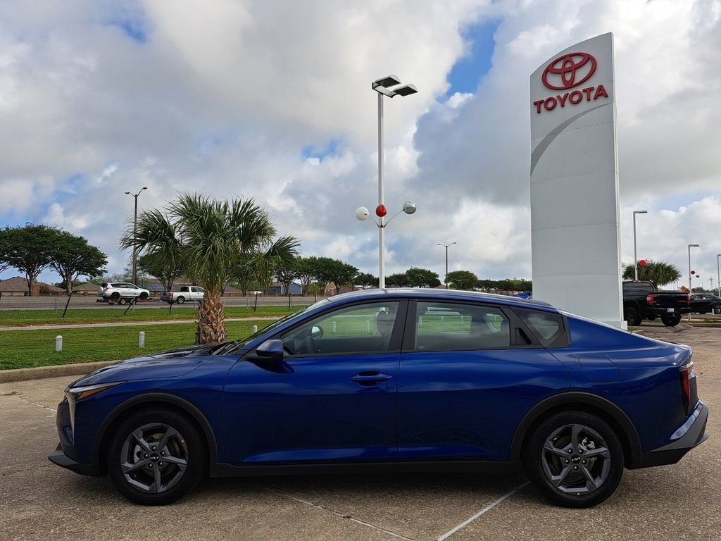 Used 2025 Kia K4 LXS image 7