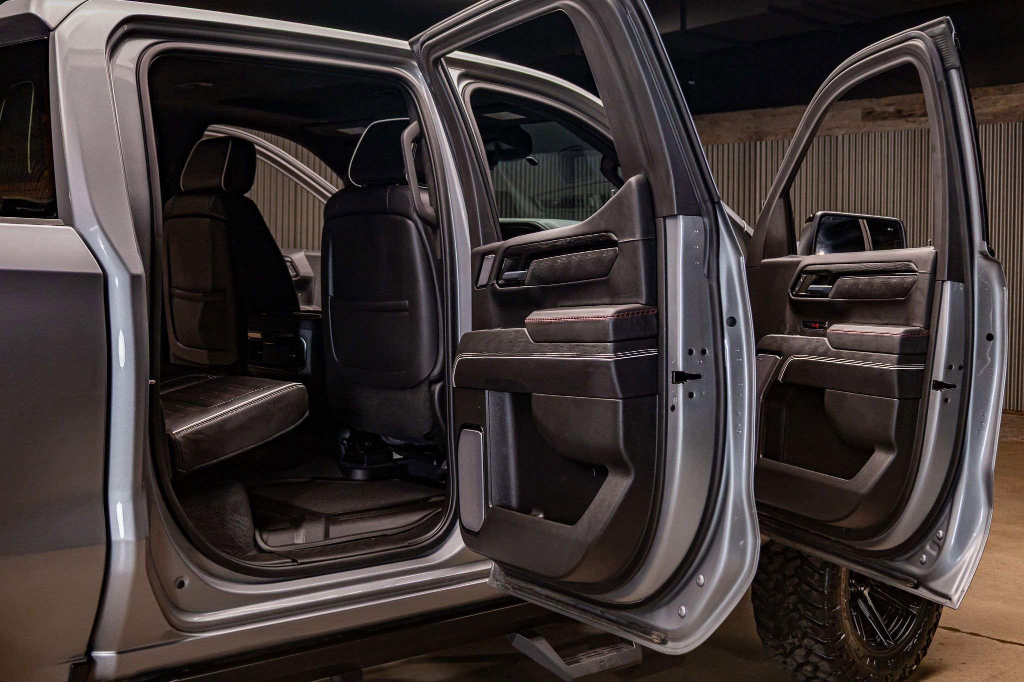 Used 2023 GMC Sierra 1500 AT4X image 35