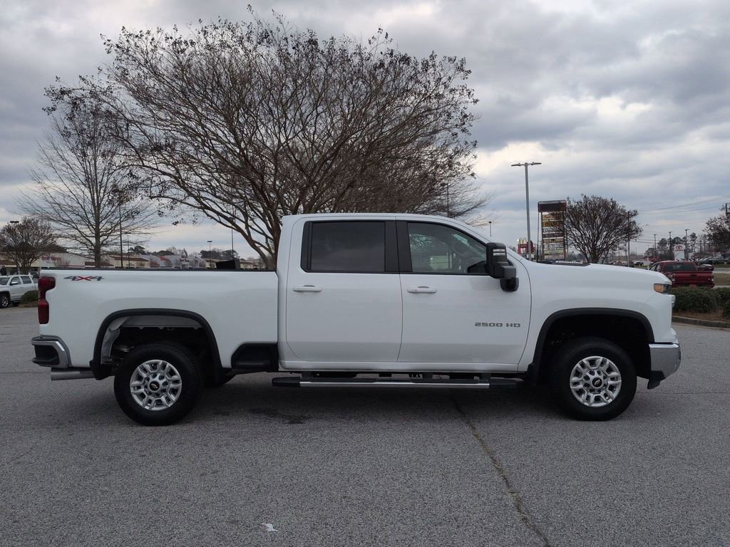 Used 2025 Chevrolet Silverado 2500 LT w/ Convenience Package image 9