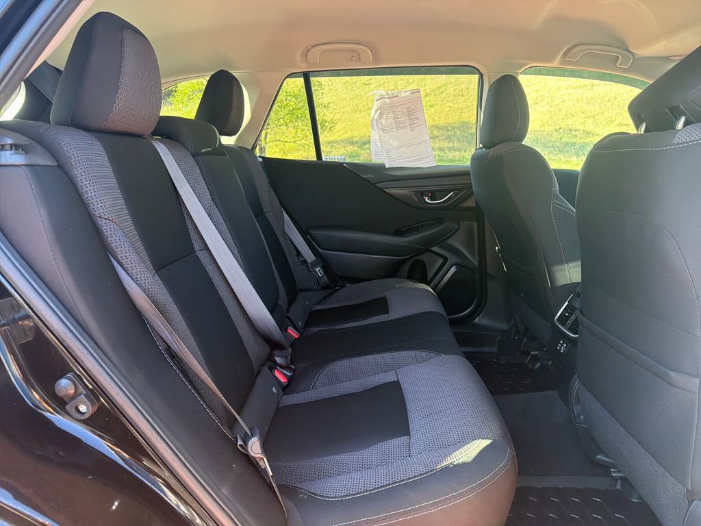 Used 2025 Subaru Outback Premium w/ Popular Package #1A image 27