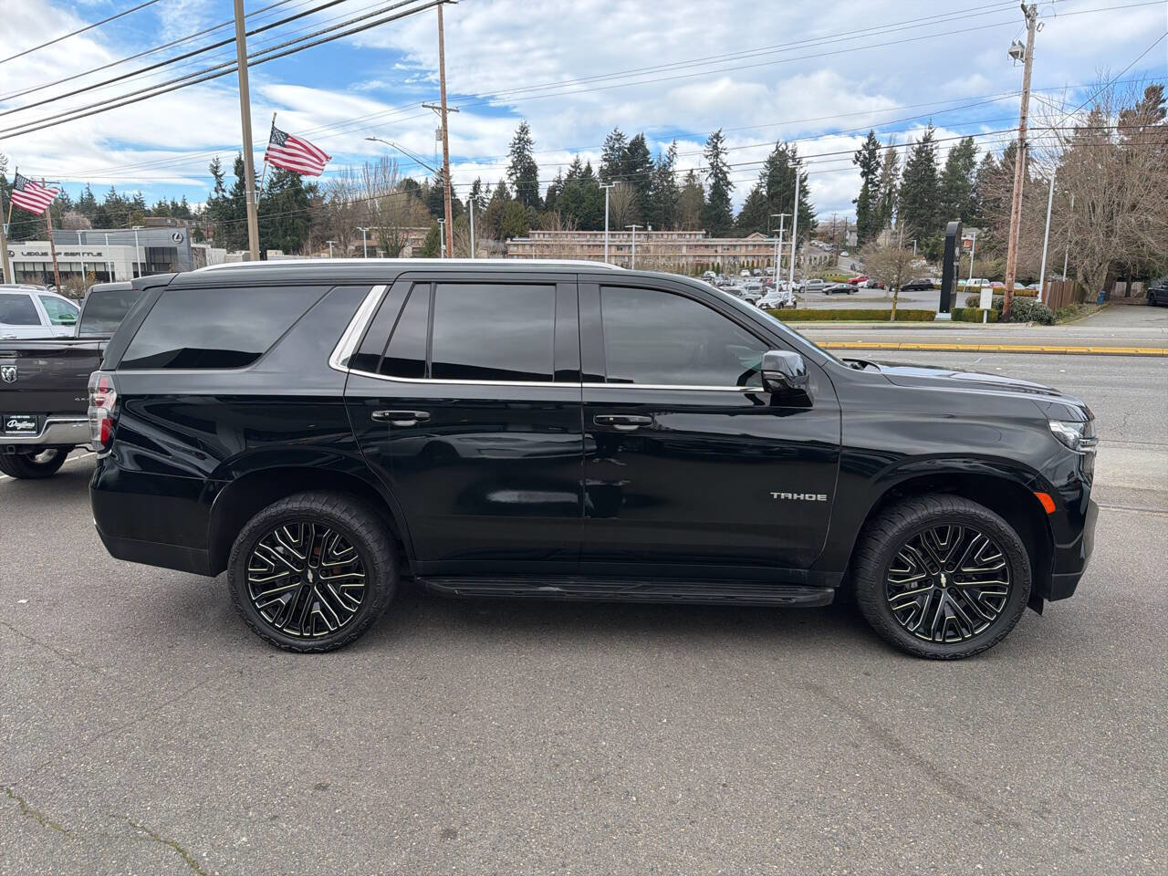 Used 2021 Chevrolet Tahoe LT w/ LT Signature Package image 9