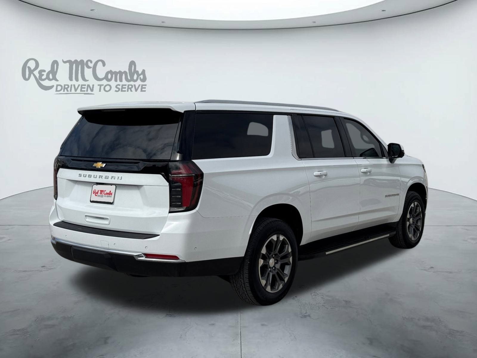Used 2025 Chevrolet Suburban LS image 5