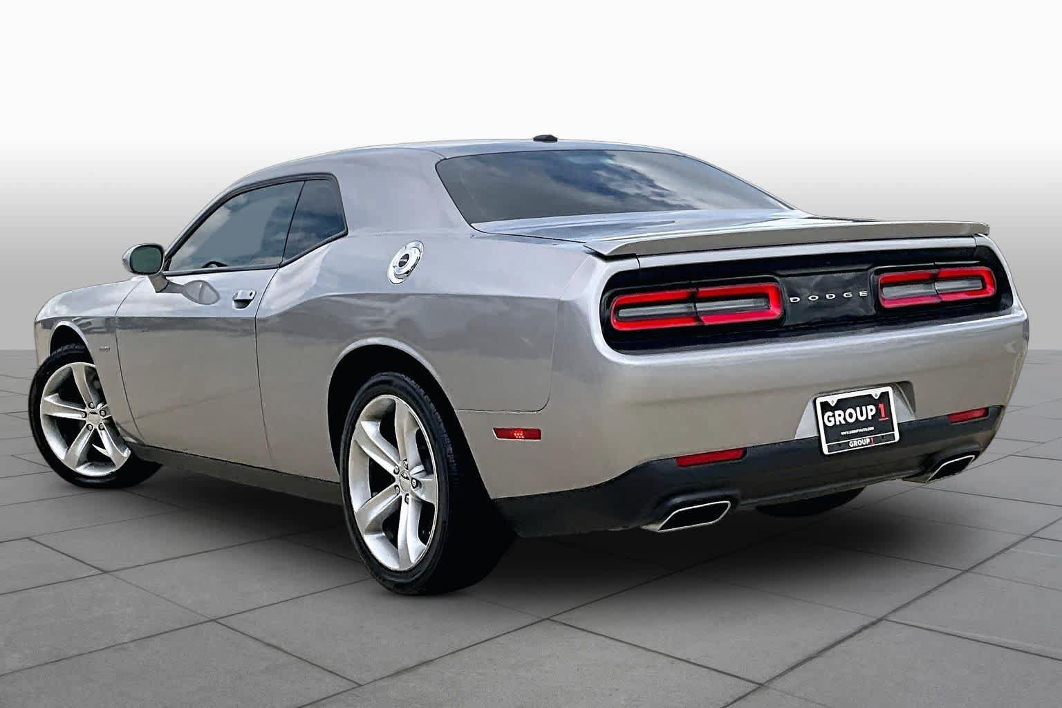 Used 2016 Dodge Challenger R/T RWD image 11