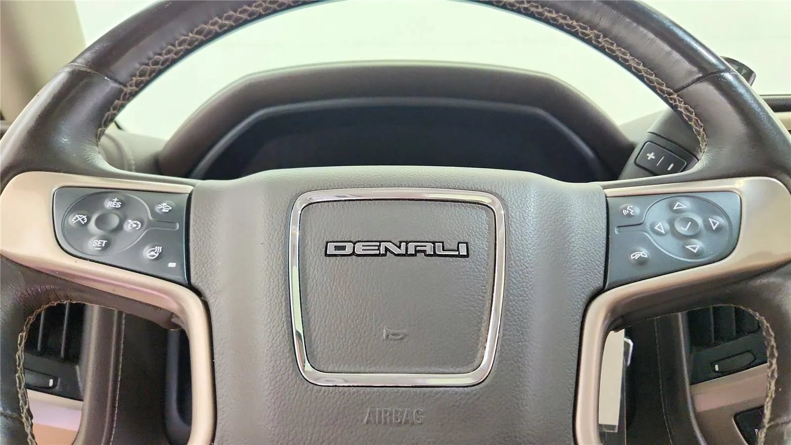 Used 2017 GMC Sierra 1500 Denali AWD/4WD image 27