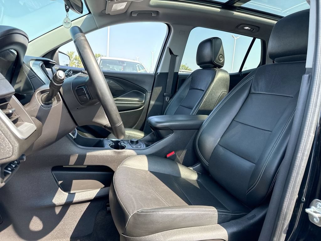 Used 2024 GMC Terrain SLT w/ Infotainment Package II AWD/4WD image 11