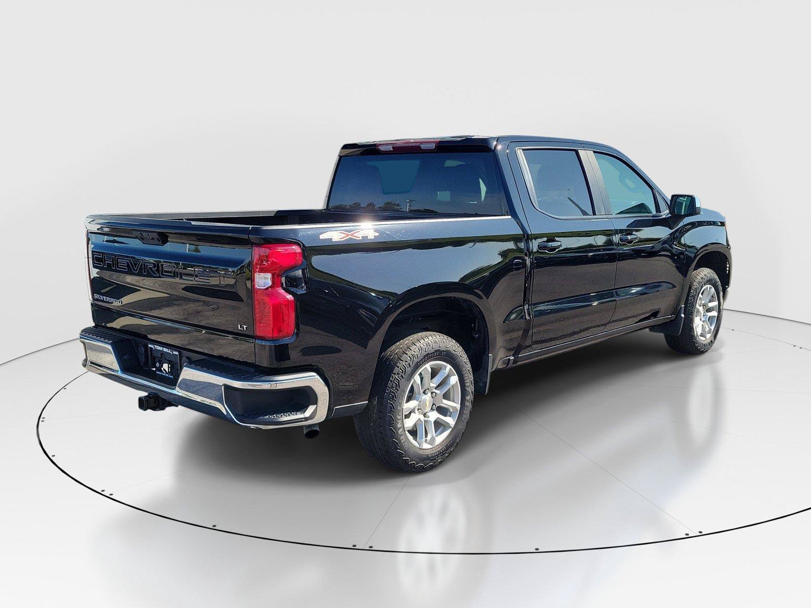 Used 2023 Chevrolet Silverado 1500 LT AWD/4WD image 4