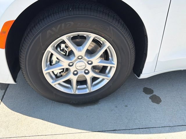 New 2027 Chrysler Pacifica Select FWD image 28
