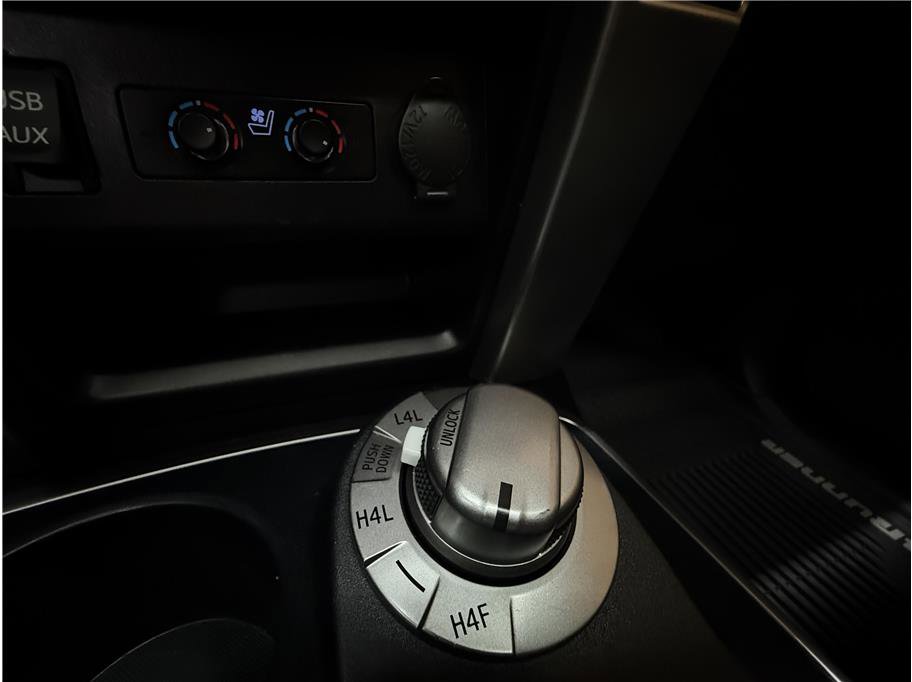 Used 2018 Toyota 4Runner Limited w/ Four Season Floor Mat Package AWD/4WD image 23