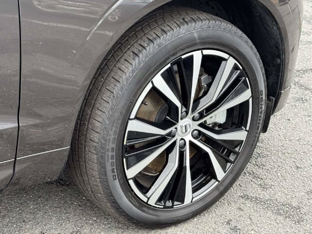 Used 2025 Volvo XC60 B5 Ultra w/ Climate Package AWD/4WD image 7