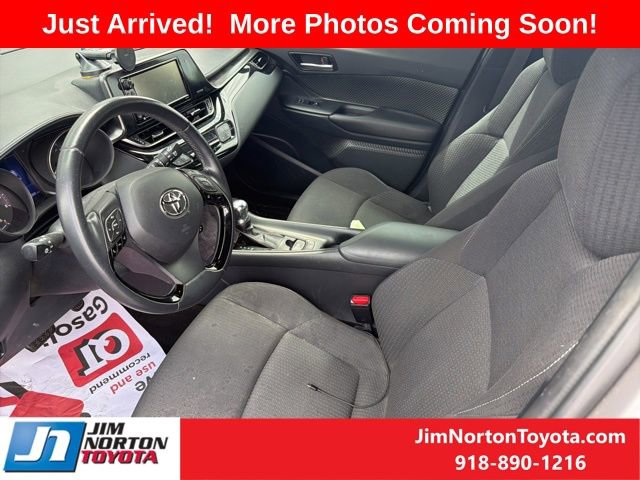 Used 2018 Toyota C-HR XLE FWD image 9