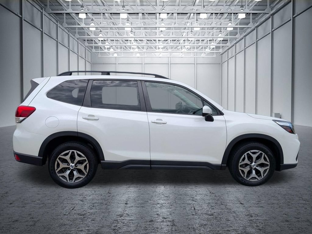 Used 2020 Subaru Forester Premium AWD/4WD image 7