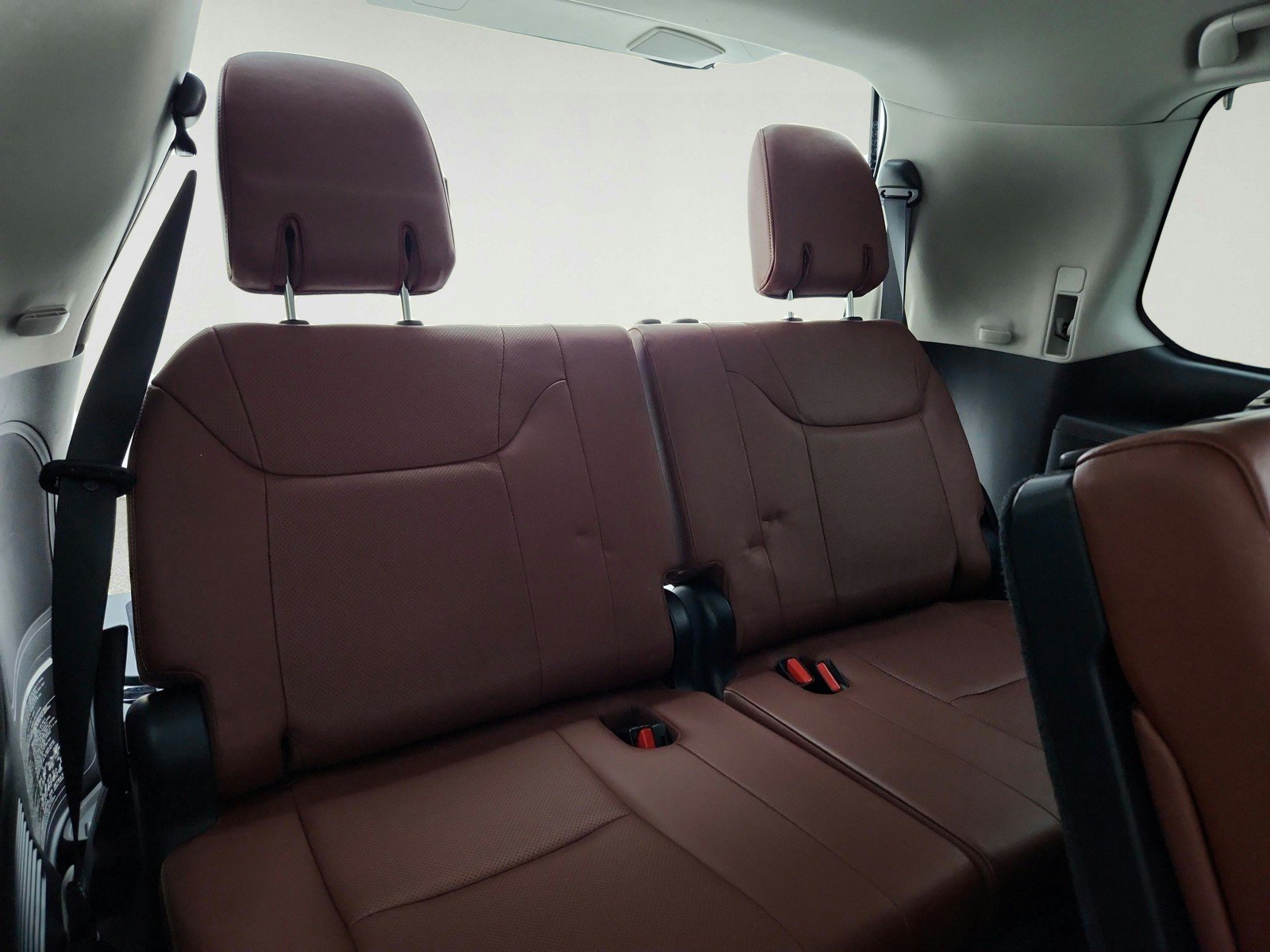 Used 2016 Lexus LX 570 4WD w/ Luxury Package image 30