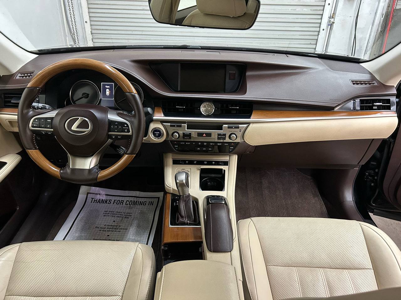 Used 2017 Lexus ES 300h image 16