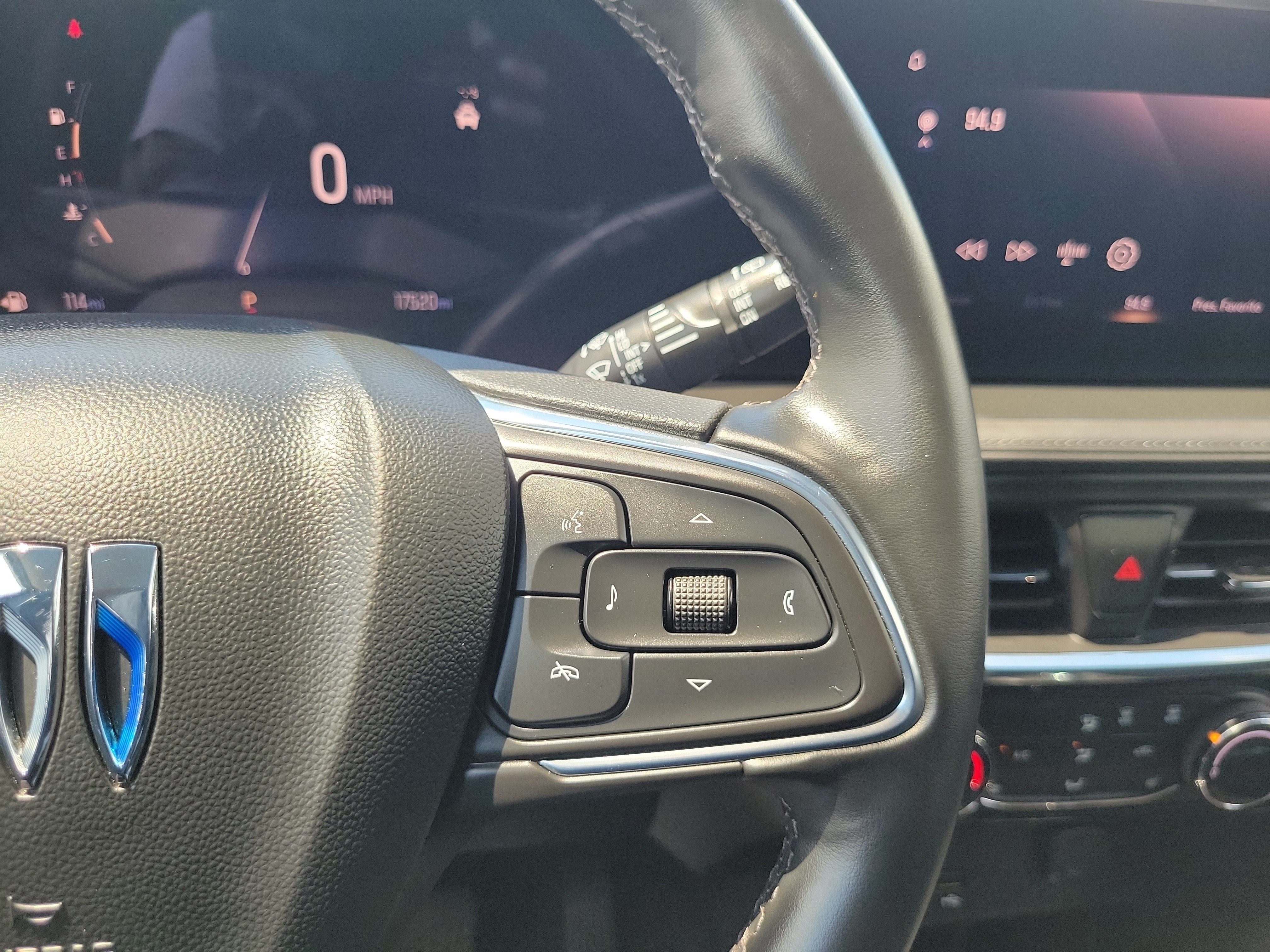 Used 2025 Buick Encore GX Sport Touring w/ Comfort Package FWD image 21