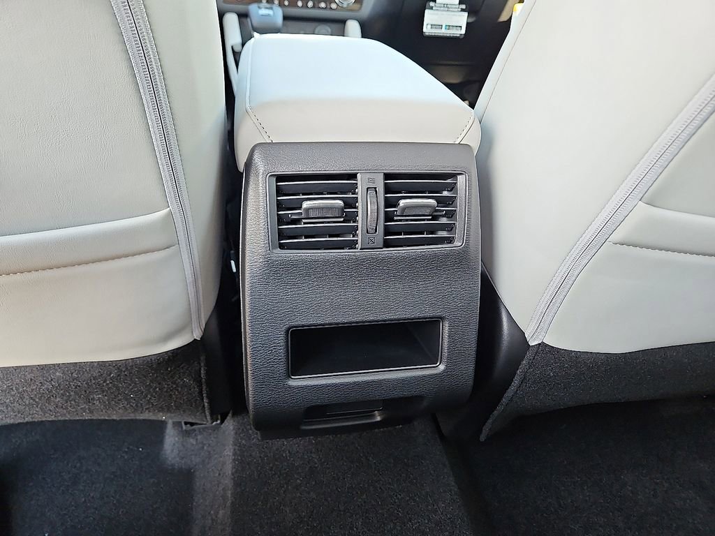 New 2025 Mitsubishi Outlander SE AWD/4WD image 7