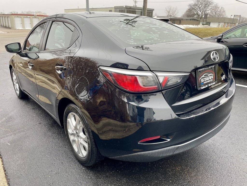 Used 2016 Scion iA image 5