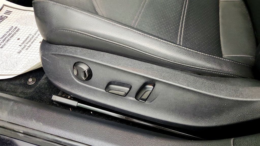 Used 2019 Volkswagen Passat 2.0T Wolfsburg w/ Wheels & Sunroof Package FWD image 11