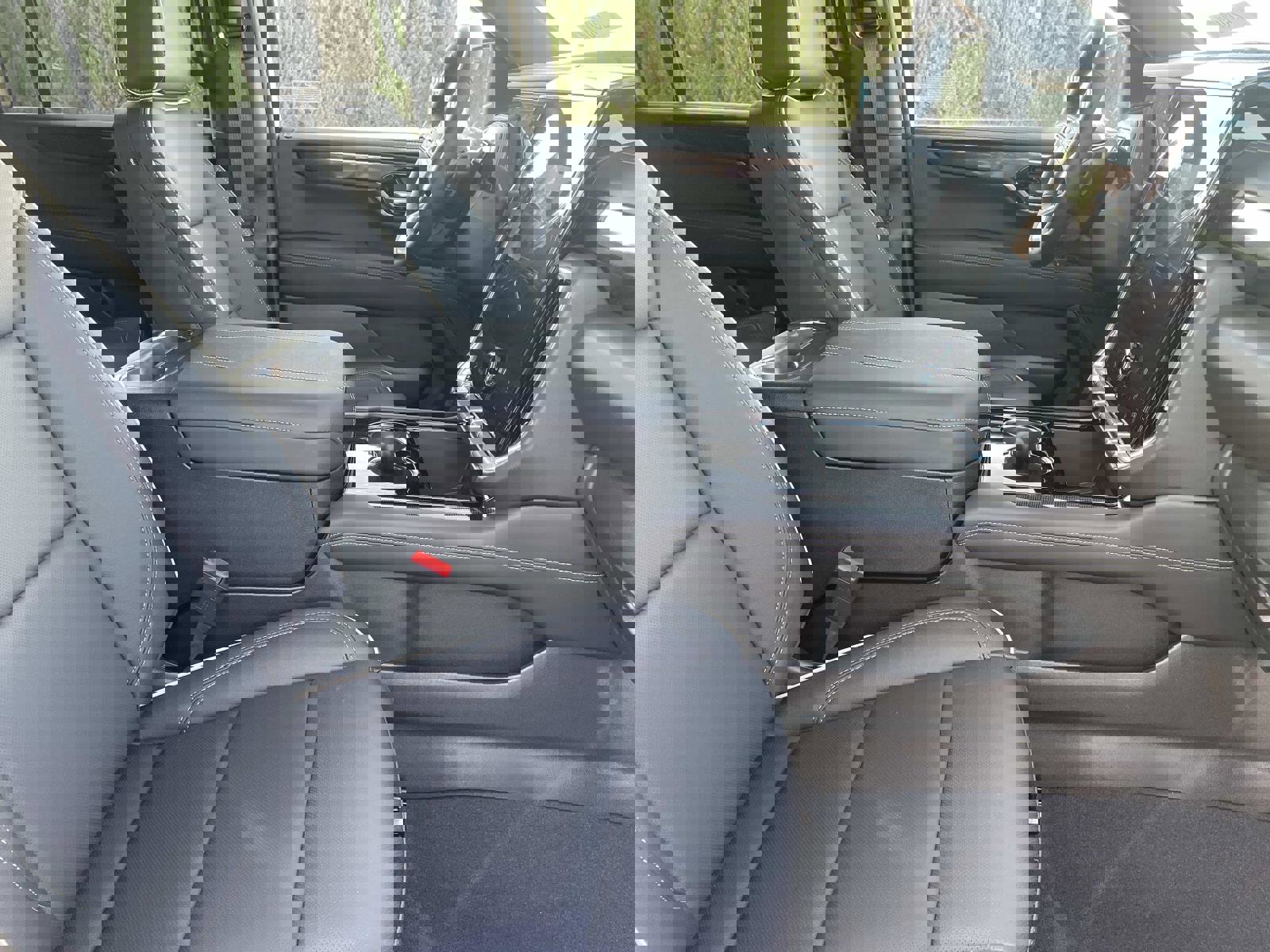 New 2026 GMC Yukon XL Elevation image 29