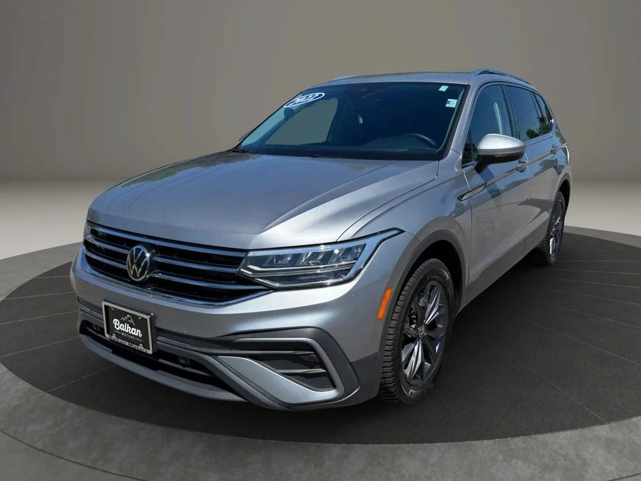 Used 2022 Volkswagen Tiguan SE AWD/4WD image 12
