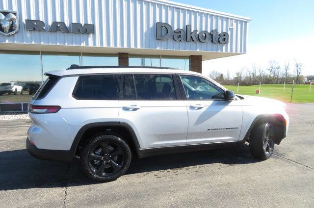 New 2026 Jeep Grand Cherokee L Limited AWD/4WD image 2