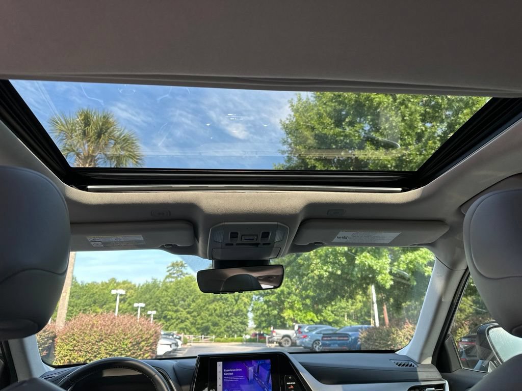 Used 2023 Toyota Highlander XLE FWD image 17