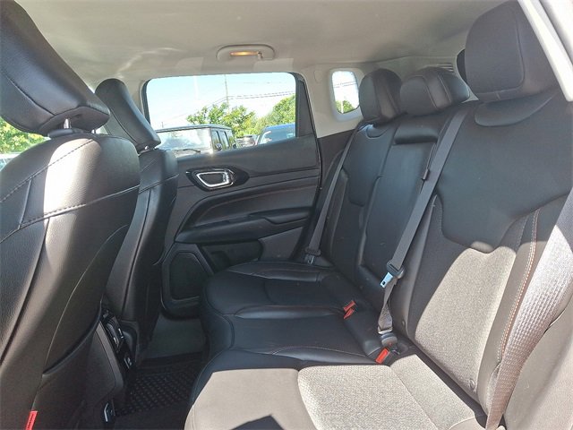 Used 2022 Jeep Compass Trailhawk image 9