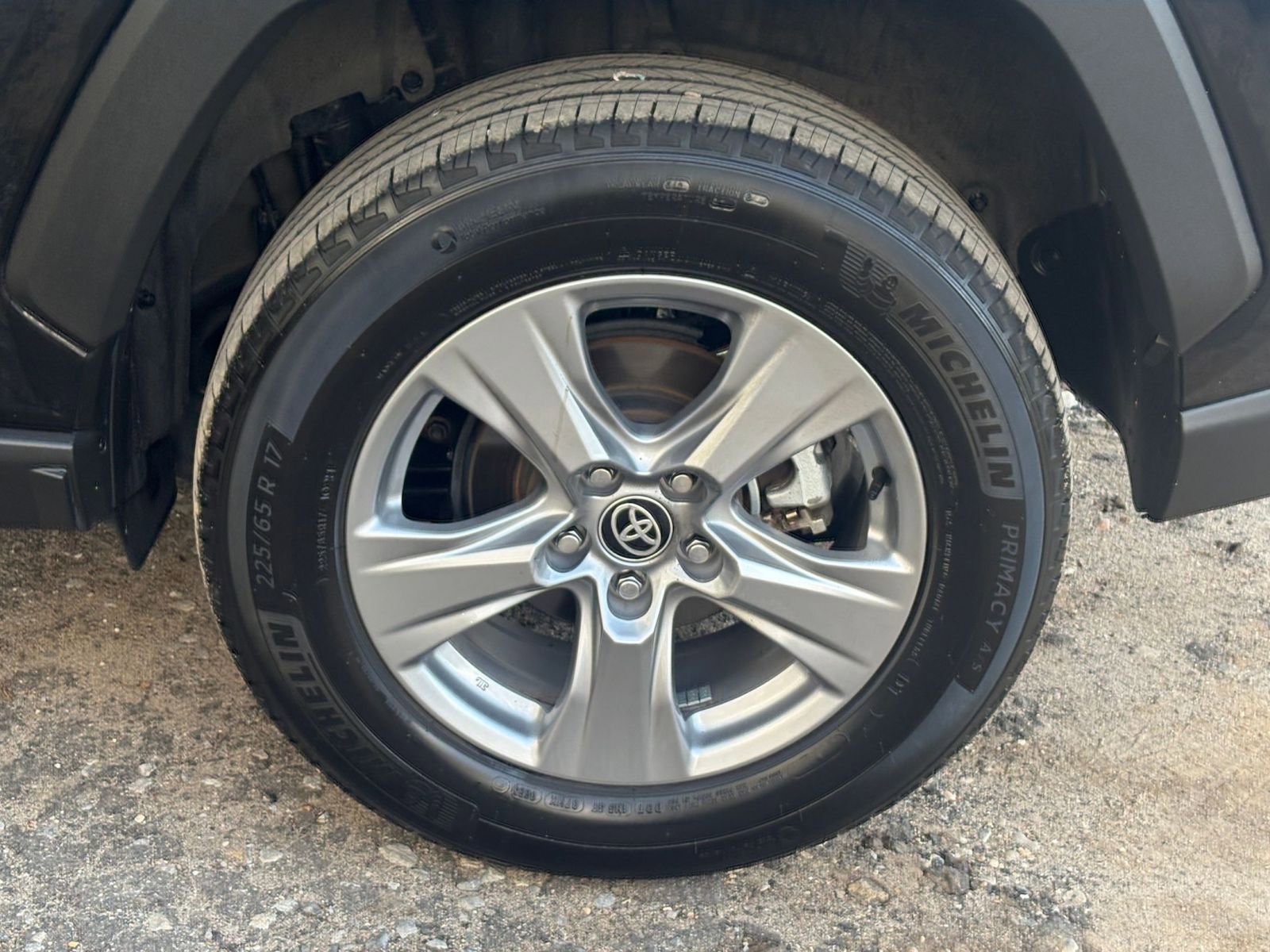 Used 2025 Toyota RAV4 LE AWD/4WD image 27