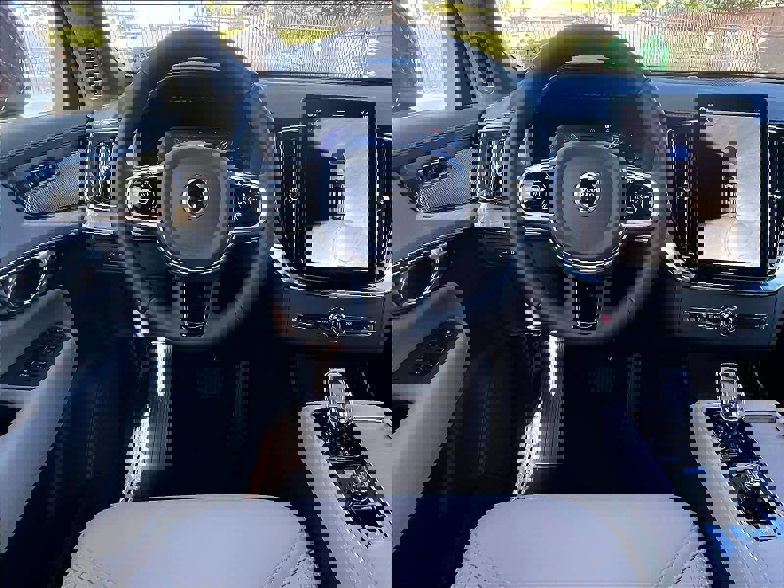 New 2026 Volvo XC90 T8 Plus w/ Protection Package Premier image 15